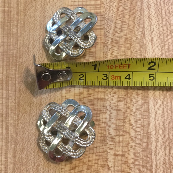 Vintage Silver Patterned Clip On Earrings - Picture 5 of 8